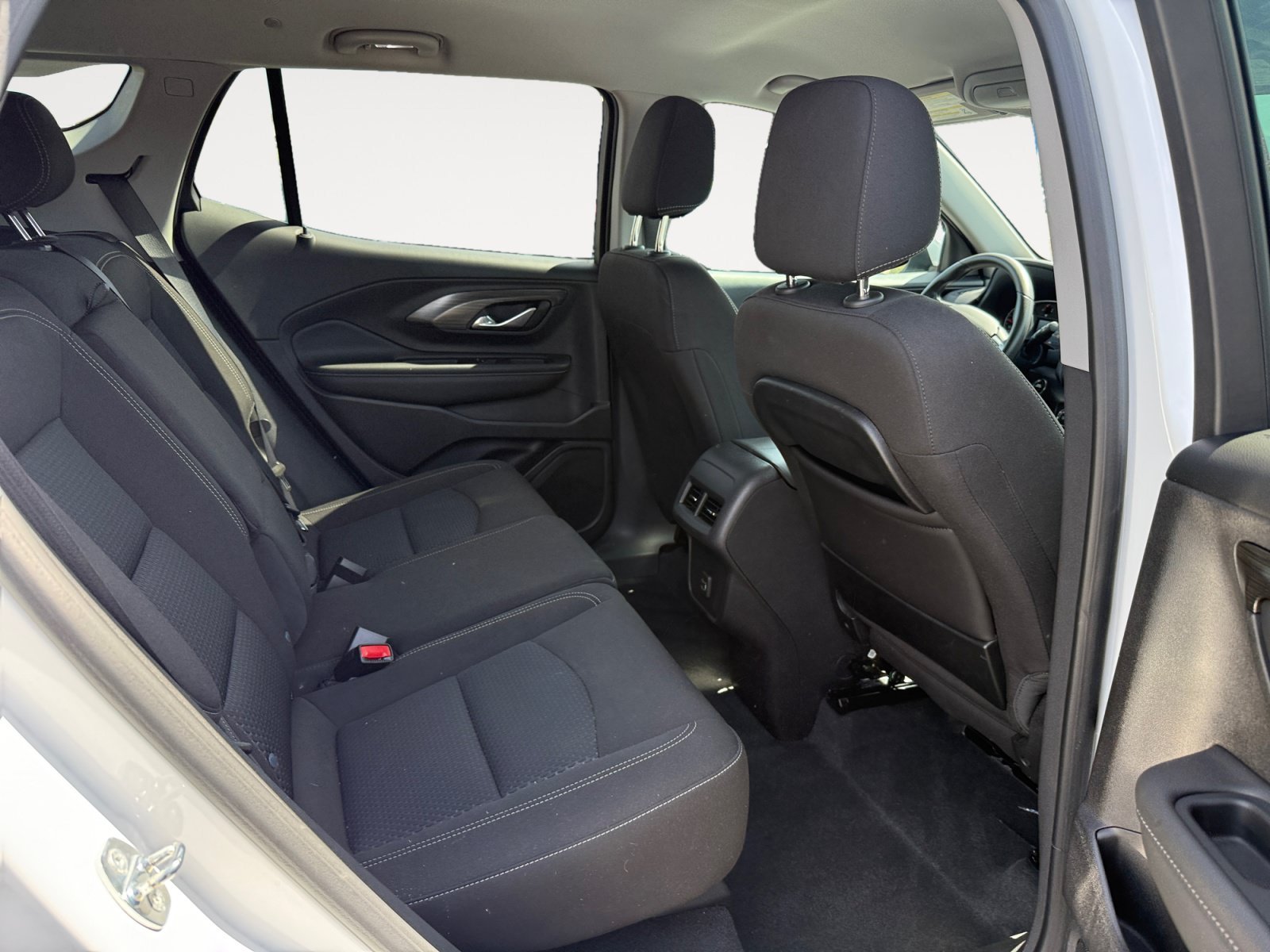 Used 2024 Summit White GMC SLE image 18