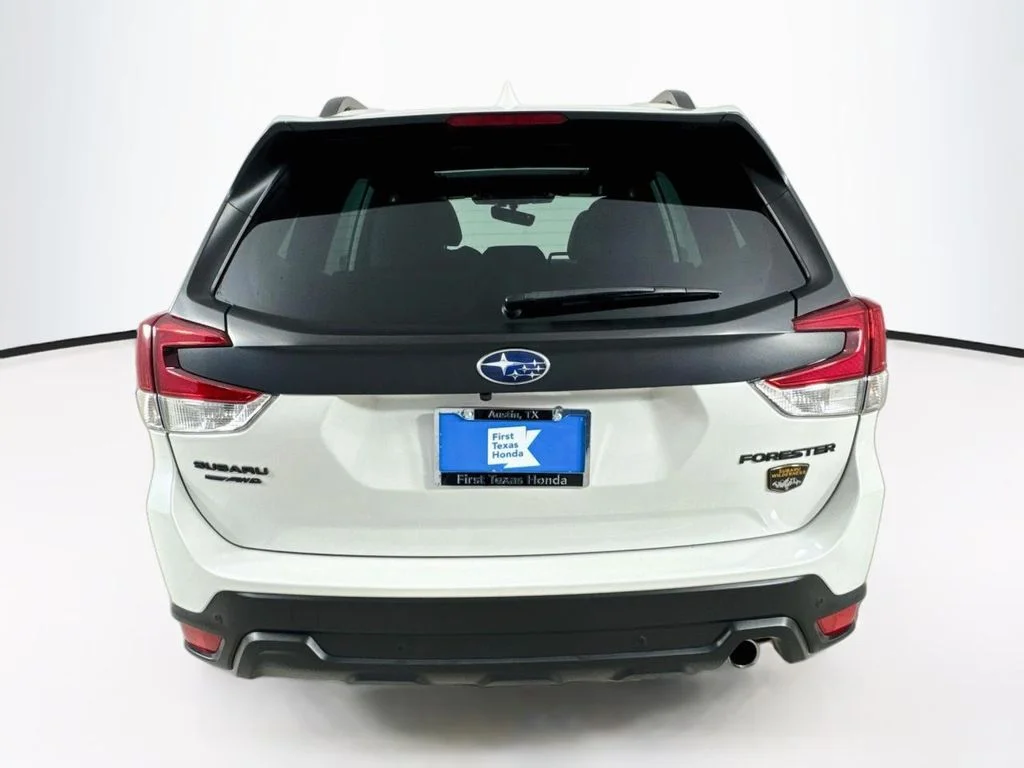 Used 2023 Crystal White Pearl Subaru Wilderness image 9