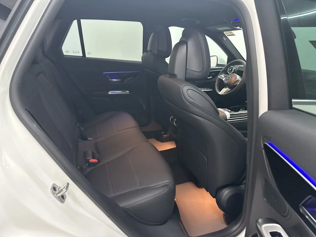 Used 2026 White Mercedes-Benz GLC 300 image 21