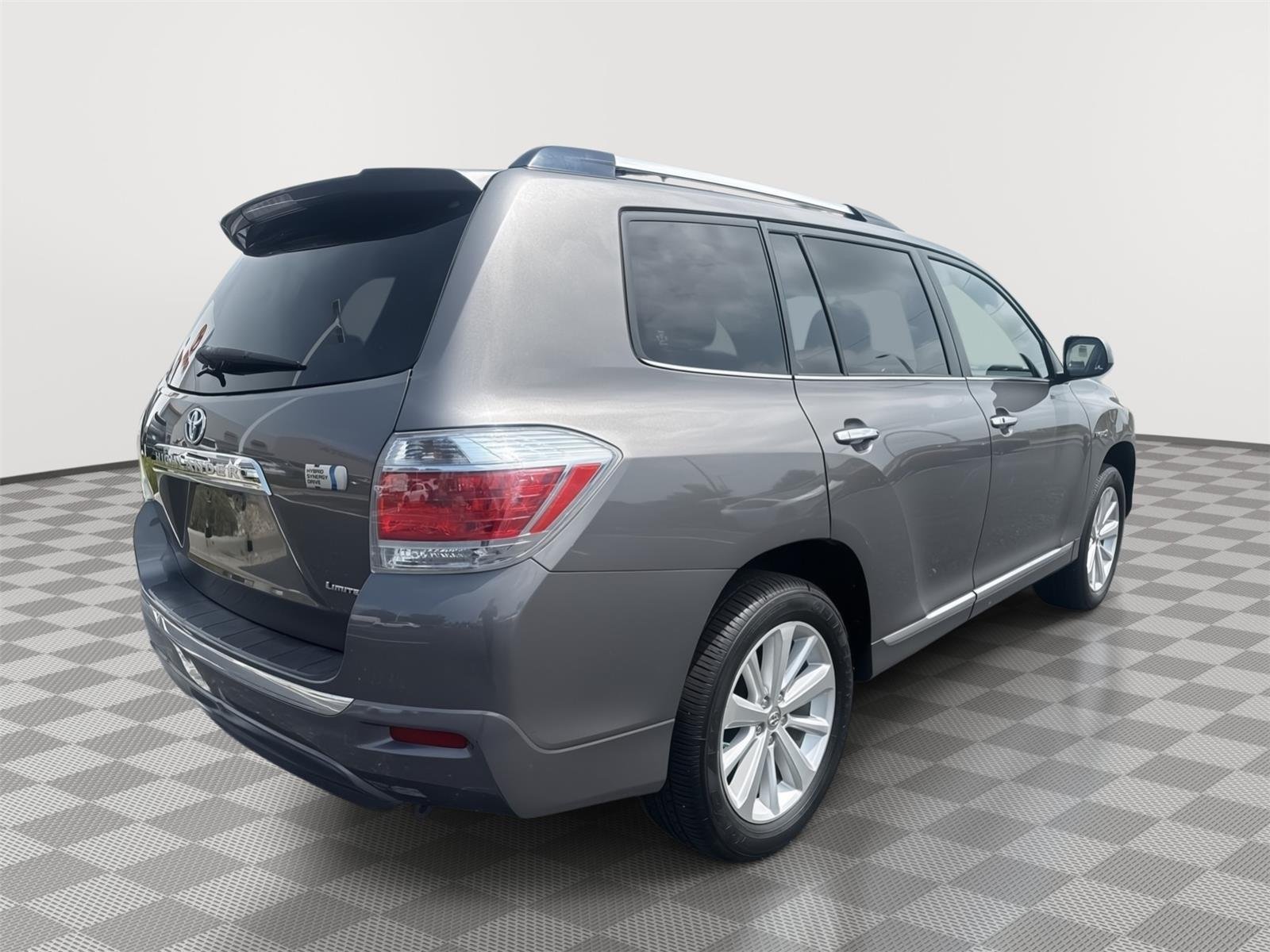 Used 2011 Predawn Gray Mica Toyota Limited image 12