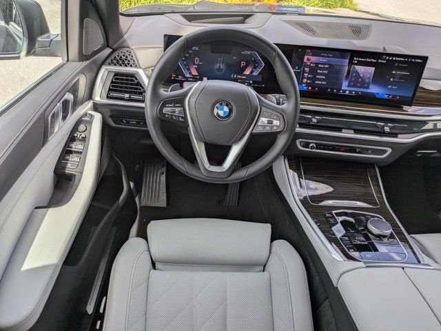 Used 2024 Black Sapphire Metallic BMW xDrive40i image 15