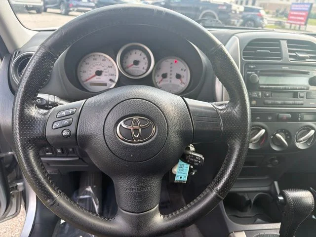 Used 2004 Gray Toyota Base image 9