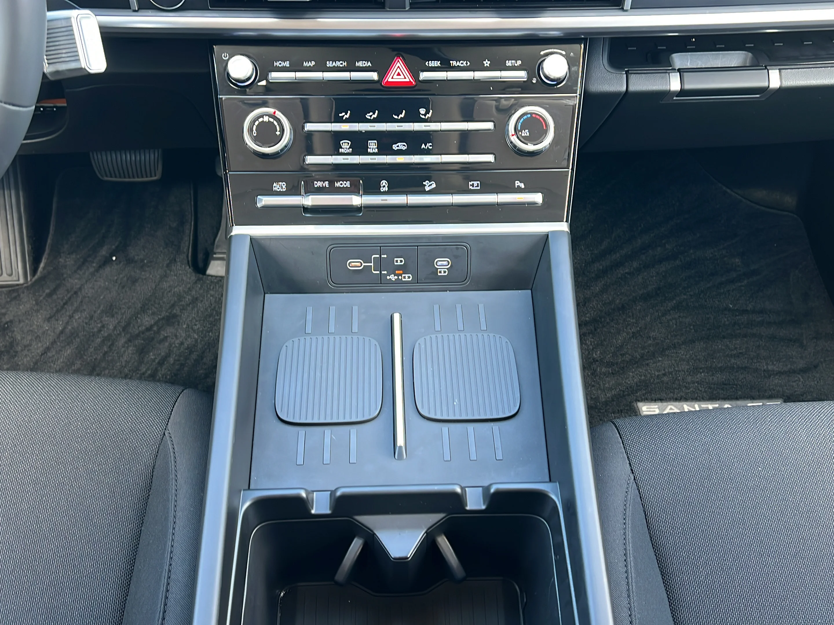 Used 2024 Hampton Gray Hyundai SE image 18