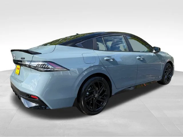 New 2027 Atlantic Gray Metallic/Super Black Nissan SR image 7