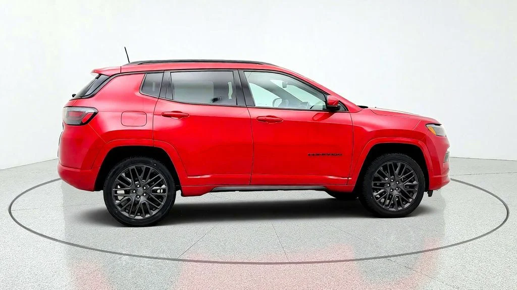 Used 2023 Redline Pearlcoat Jeep (RED) Edition 4x4 image 4