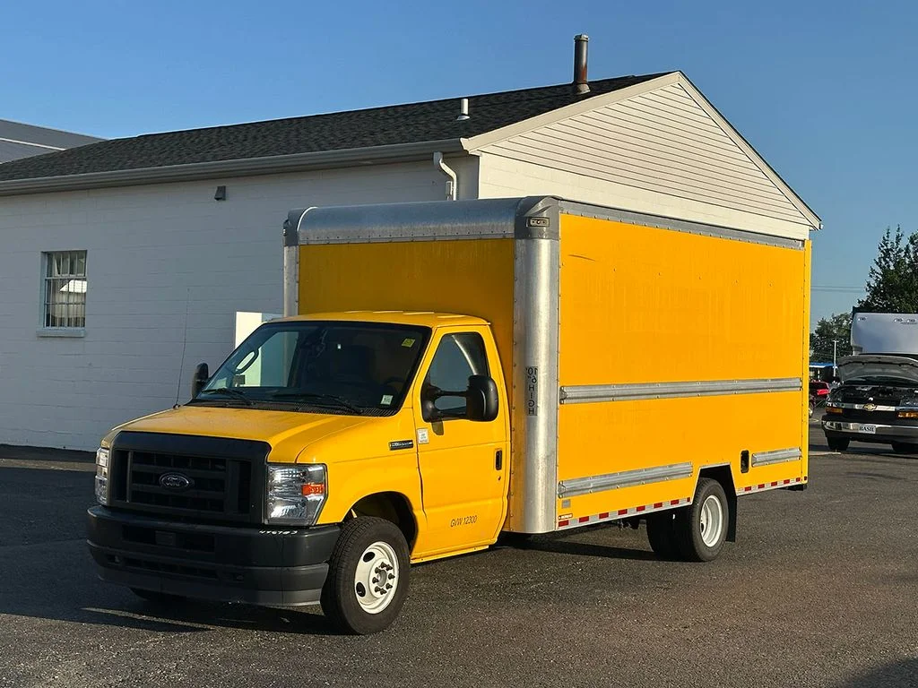Used 2022 Yellow Ford Base image 6