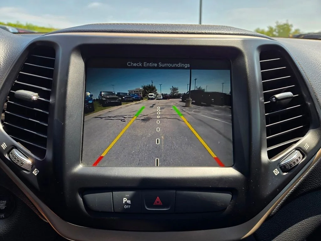 Used 2018 Beige Jeep Limited image 23