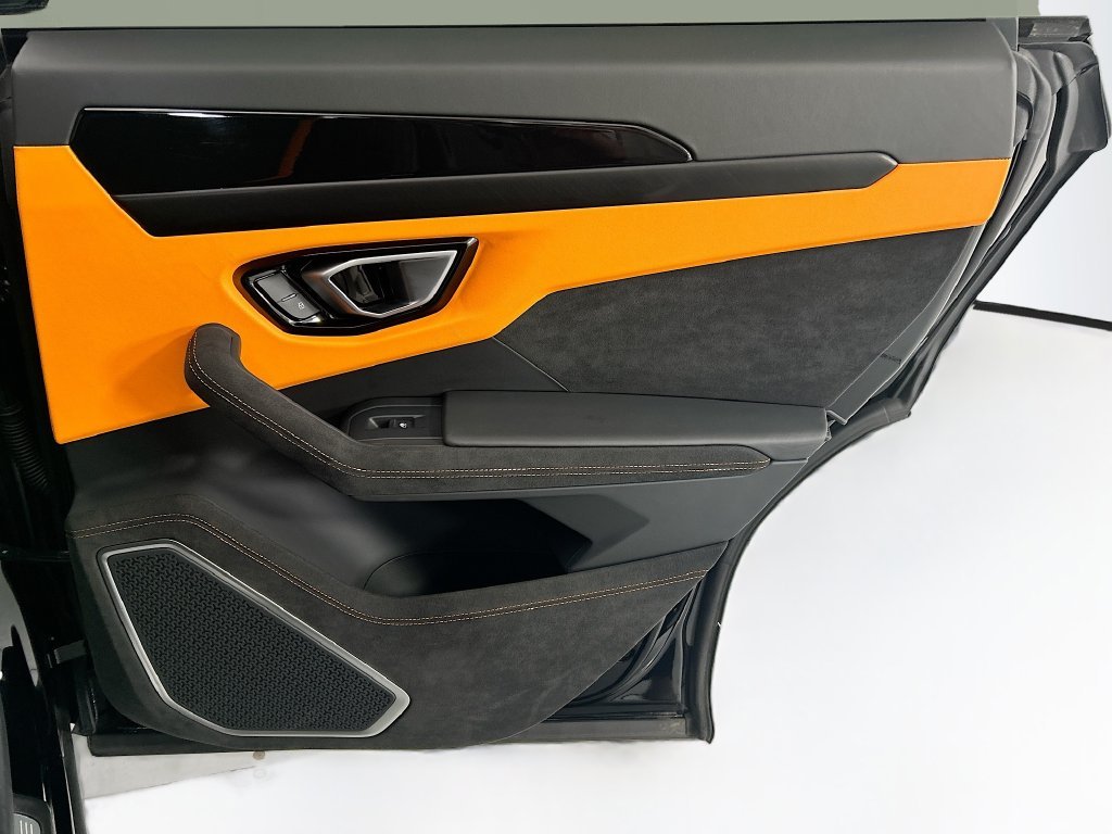 2023 Lamborghini Urus S - Photo 26