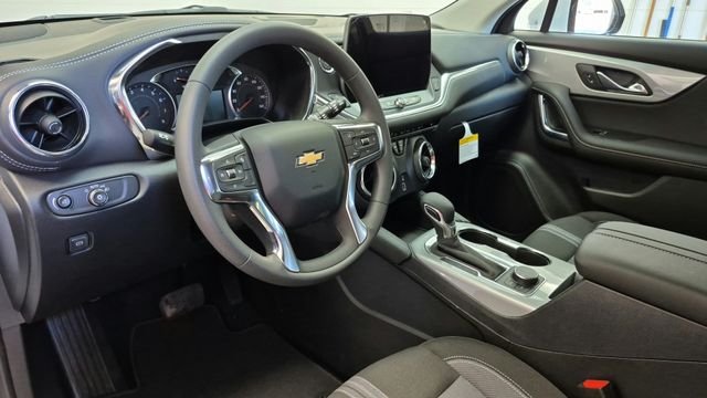New 2026 White Chevrolet LT image 9