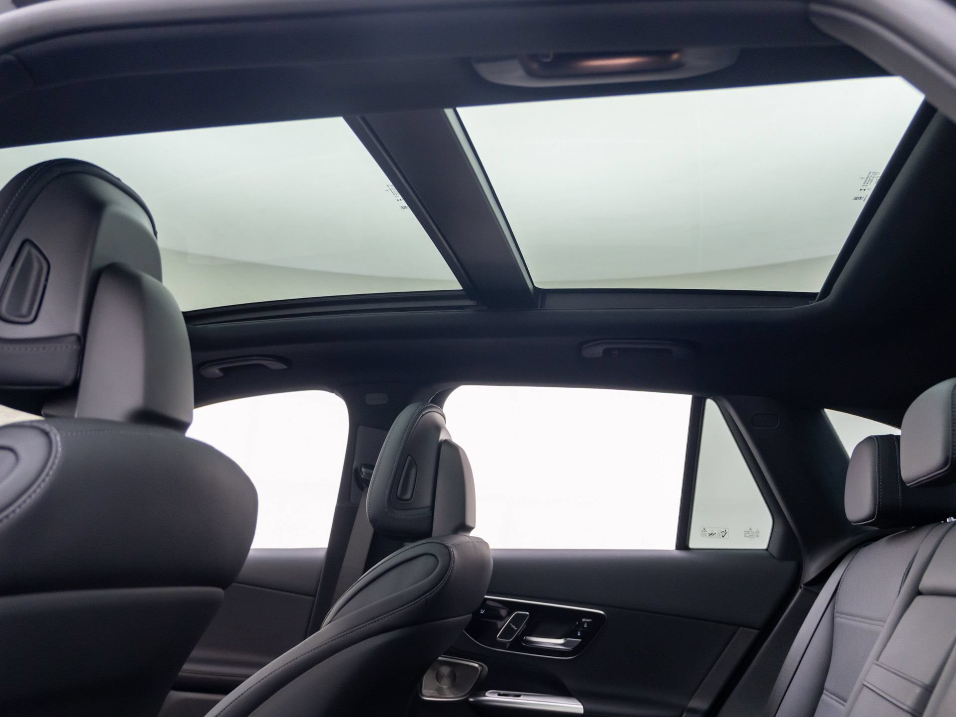 New 2027 Black Mercedes-Benz GLC 300 image 59