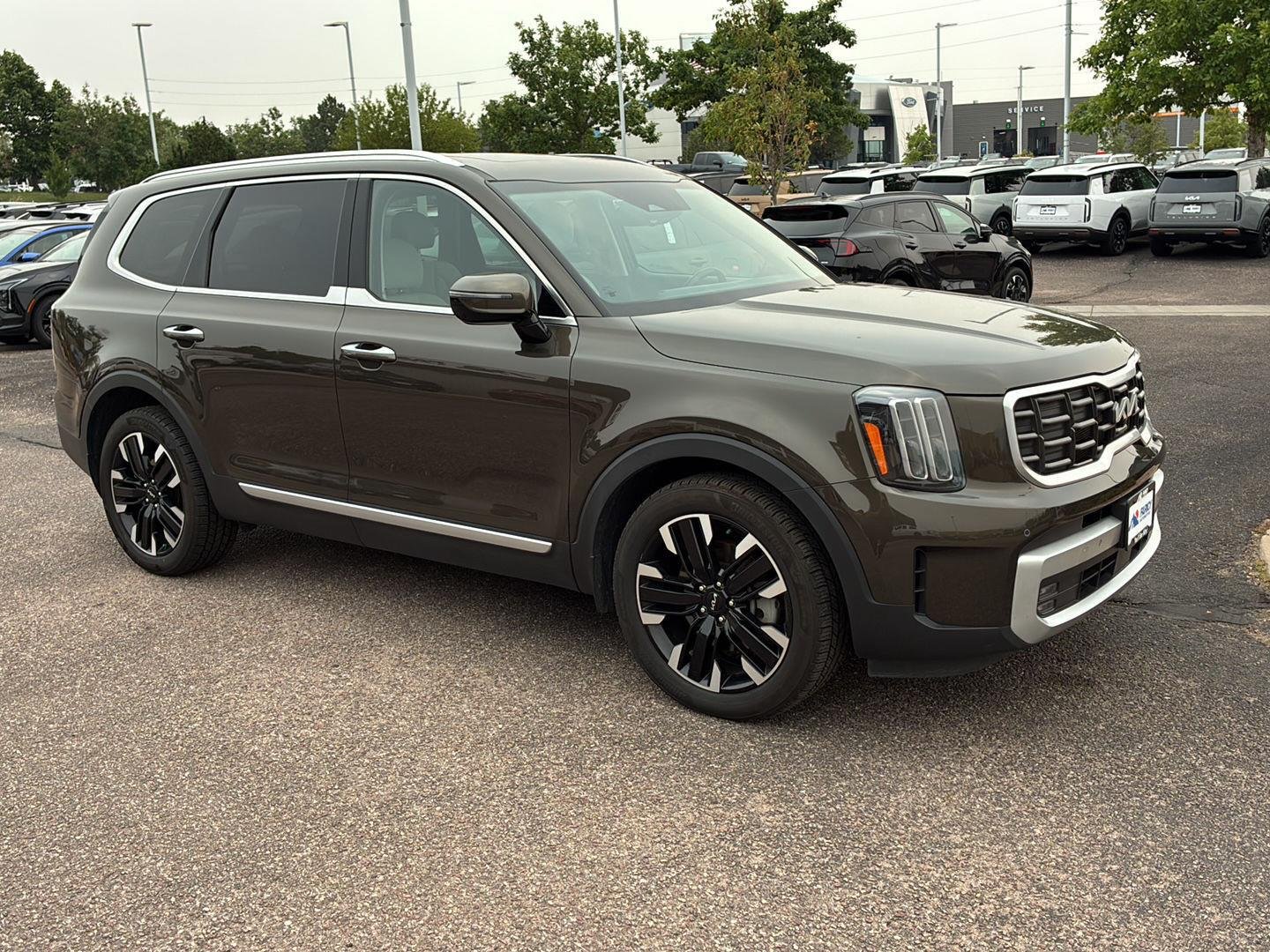 Used 2024 Dark Moss Kia SX image 4