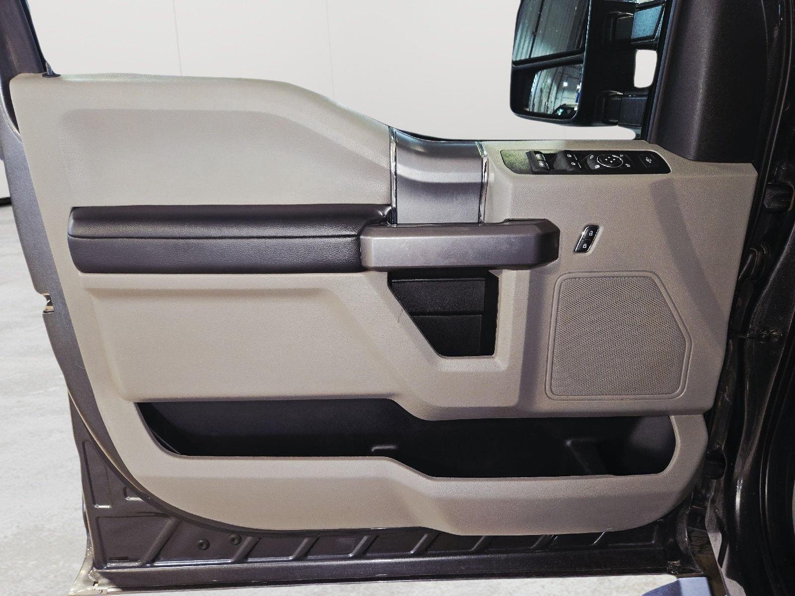 Used 2020 Magnetic Ford XLT image 25