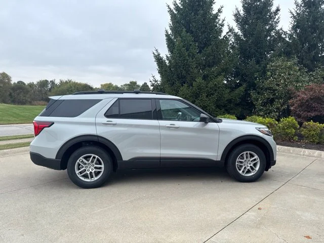 New 2027 White Ford Active image 3