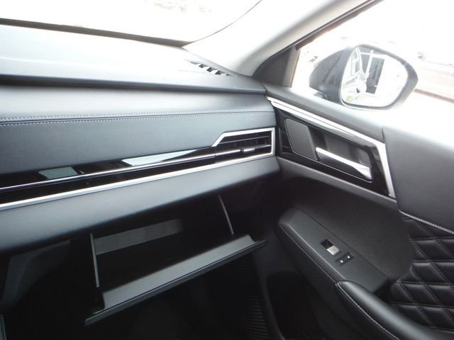 Used 2022 Black Mitsubishi SEL image 28