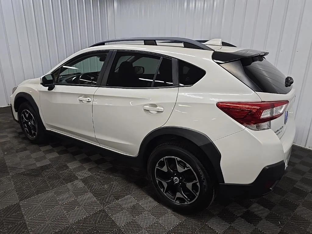 Used 2018 Crystal White Pearl Subaru 2.0i Premium image 9