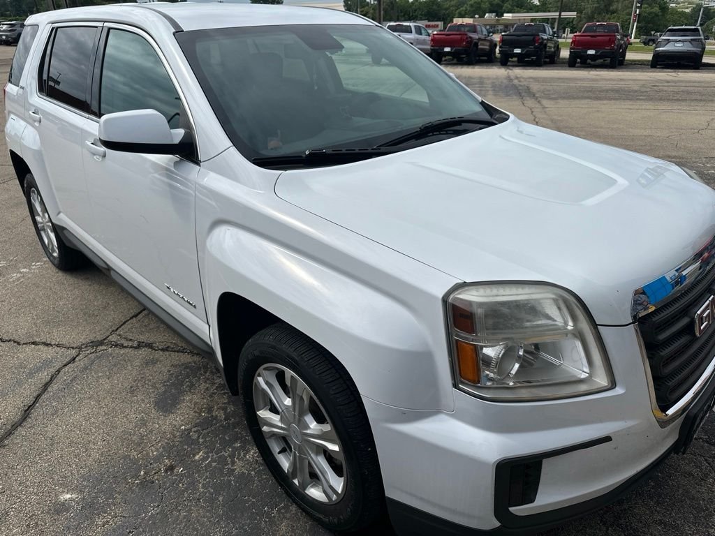 Used 2017 White GMC SLE-1 image 6