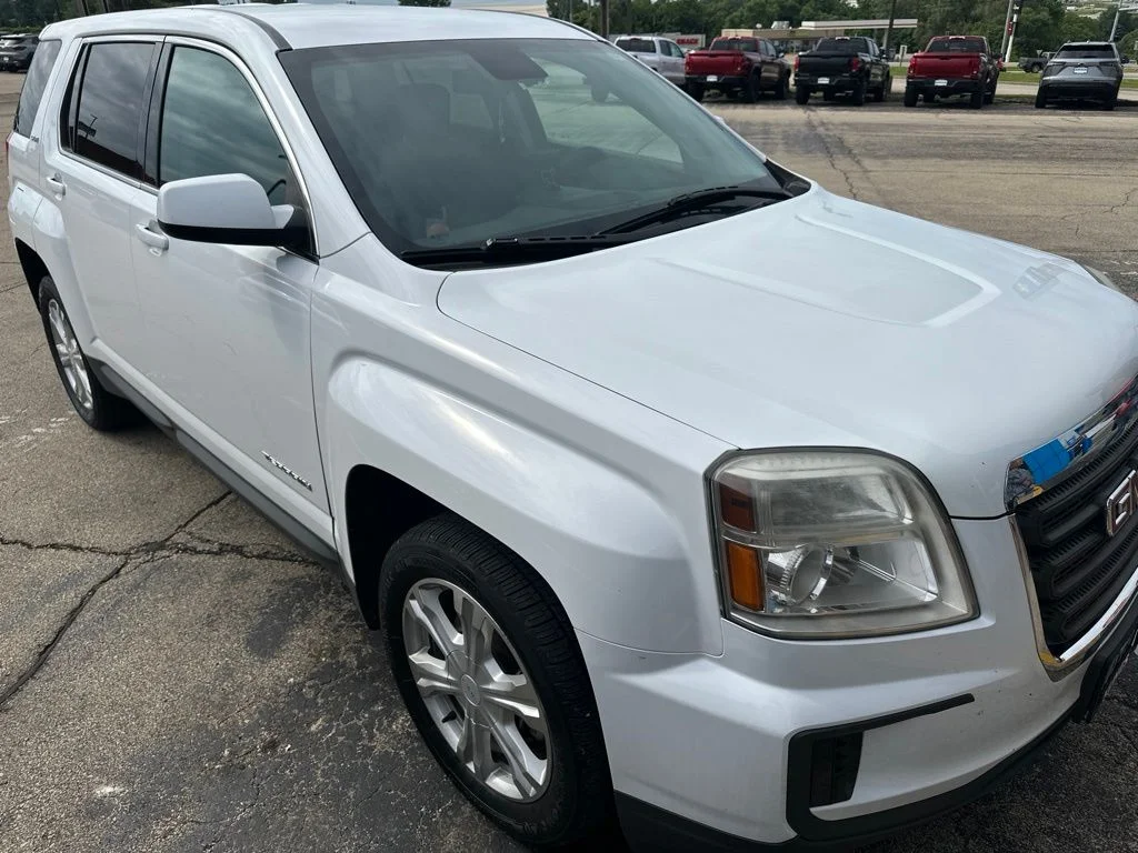 Used 2017 White GMC SLE-1 image 6
