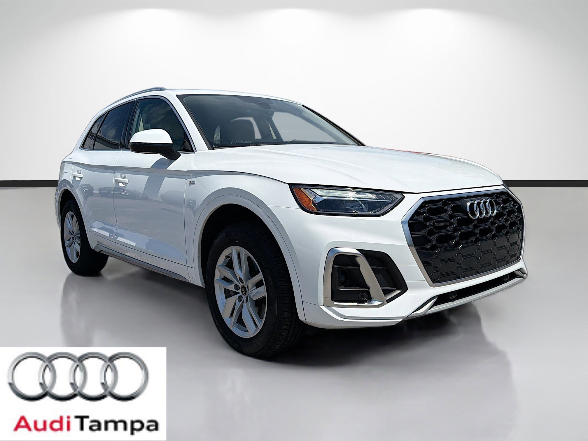 2023 Audi Q5 45 Premium's photo