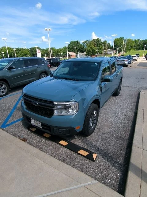 Used 2022  Ford XLT image 2