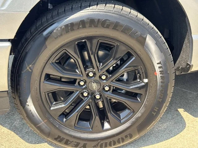 New 2026 Iconic Silver Metallic Ford Lariat® image 11