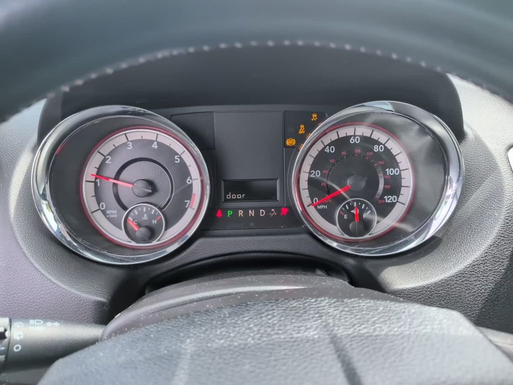 Used 2018 White Dodge SXT image 21