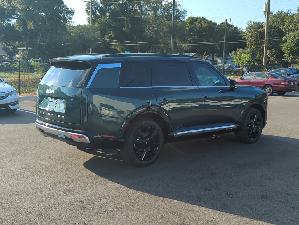 New 2027 Black Jade Green Kia SX image 7