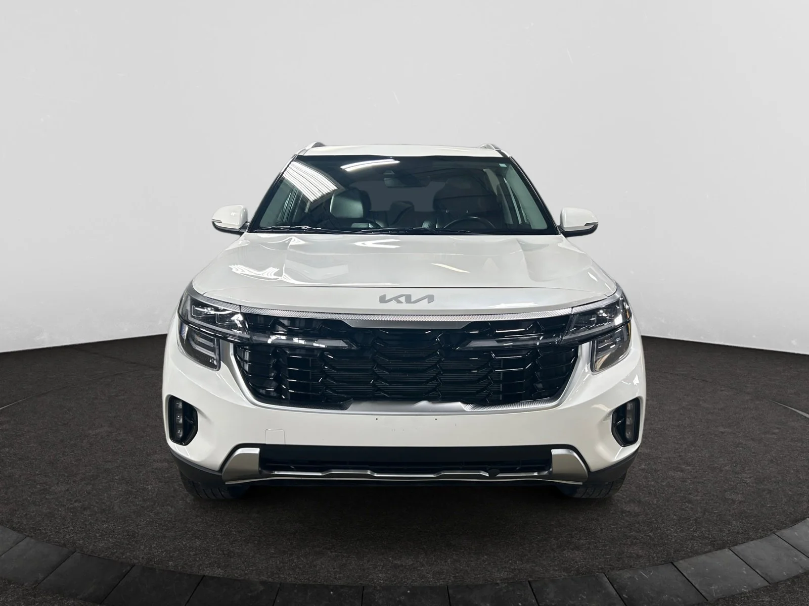 Used 2024 WHITE Kia EX AWD image 8