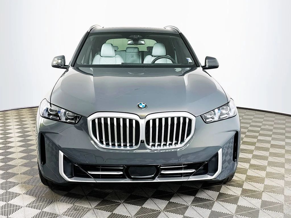 New 2026 Gray Metallic BMW xDrive40i image 2