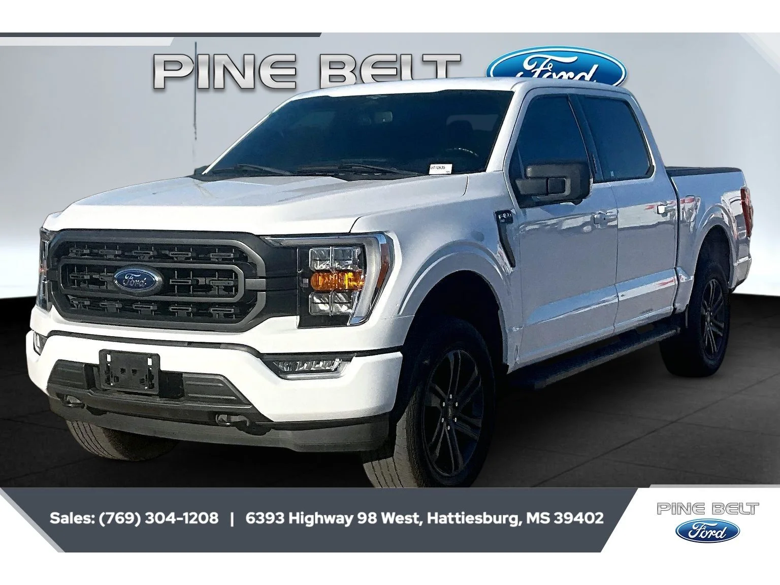 Used 2023 Oxford White Ford XLT image 1