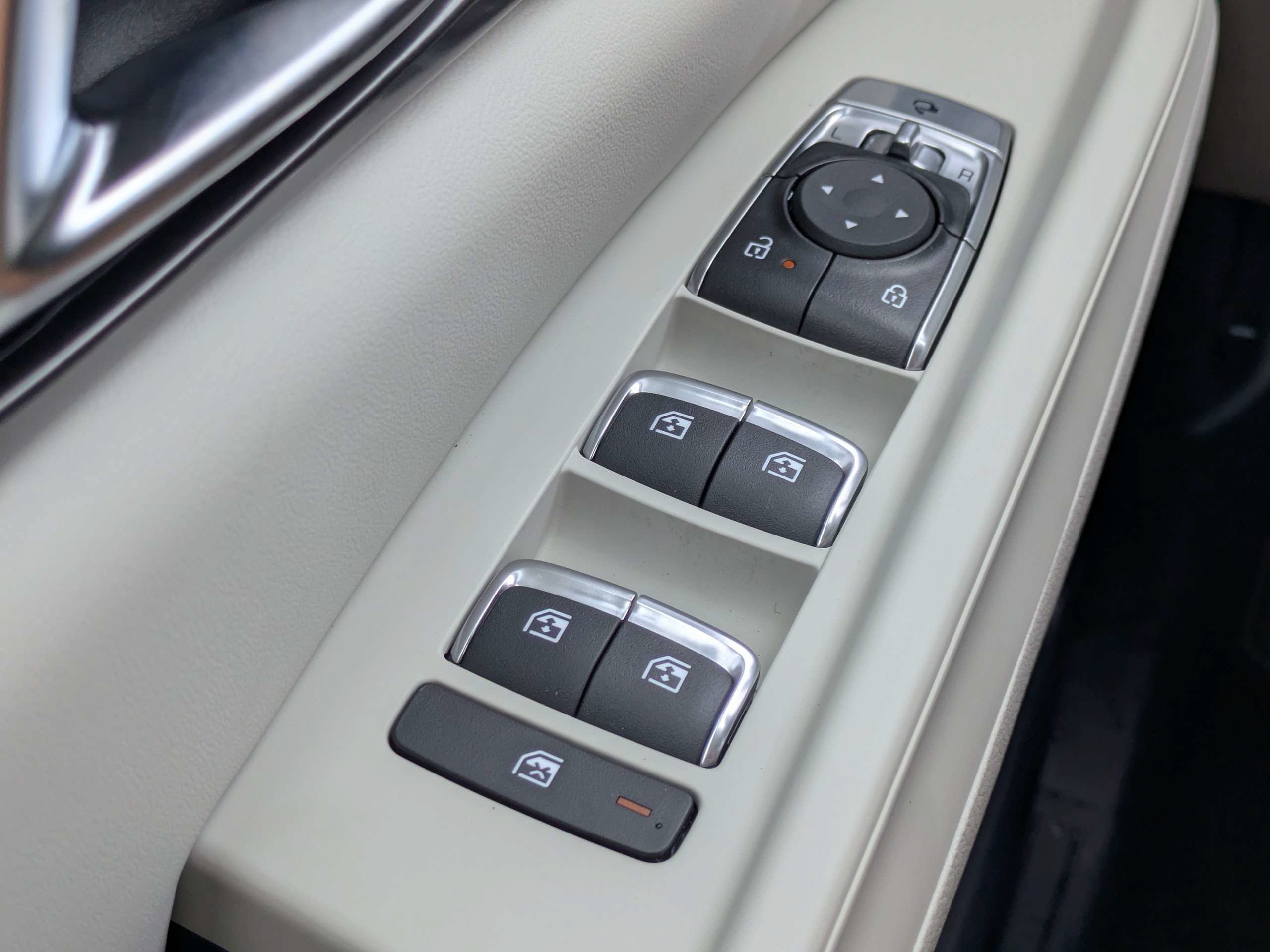 New 2026 Ivory Silver Kia SX image 23
