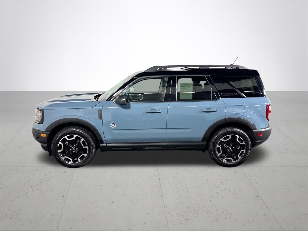Used 2022 Blue Ford Outer Banks image 9