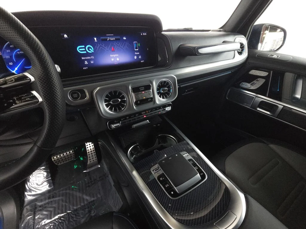 Certified Used 2025 MANUFAKTUR South Sea Blue Magno Mercedes-Benz G 580 image 15