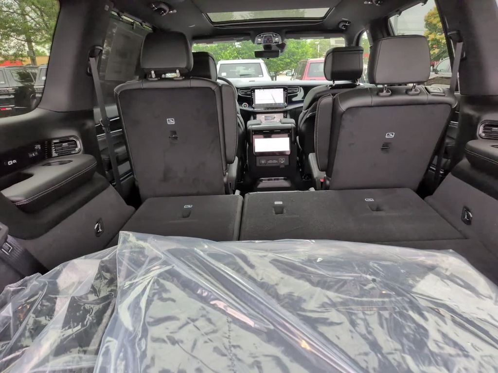 New 2026 Velvet Red Pearlcoat (DISC) Jeep Grand Wagoneer image 8