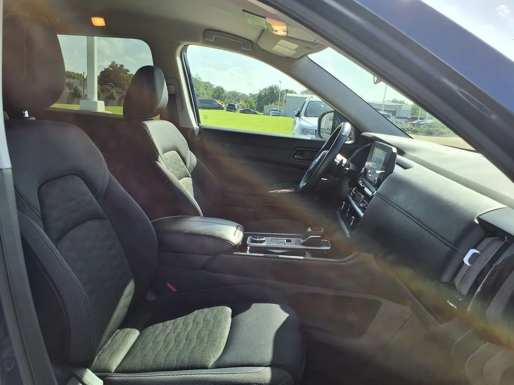 Used 2025 Blue Nissan SV image 25