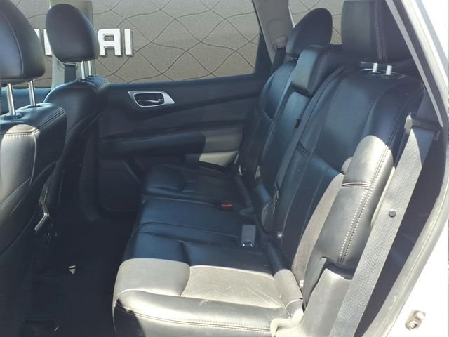 Used 2015 Silver Nissan Platinum image 16