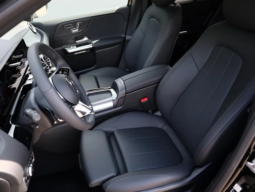 Used 2026 Cosmos Black Metallic Mercedes-Benz GLA 250 image 28