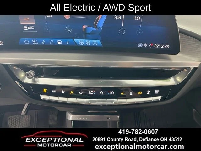 Used 2024 White Cadillac Sport image 41