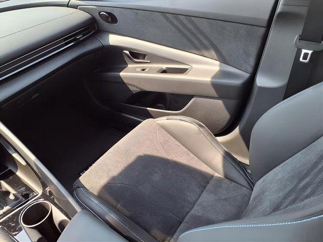 2025 Hyundai Elantra N - Photo 13