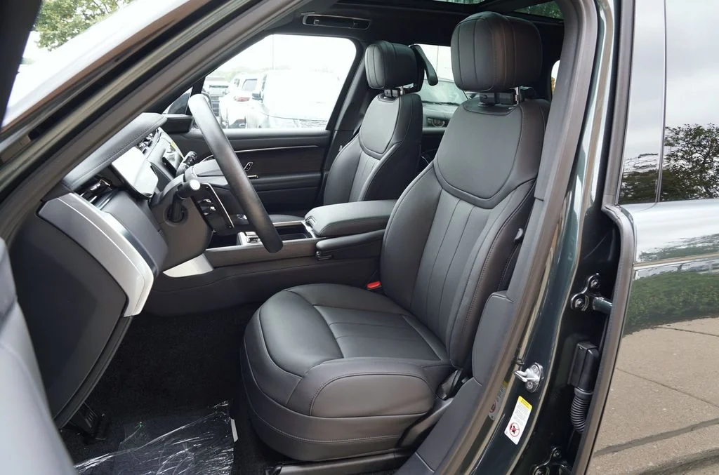 New 2026 Belgravia Green Land Rover SE image 12
