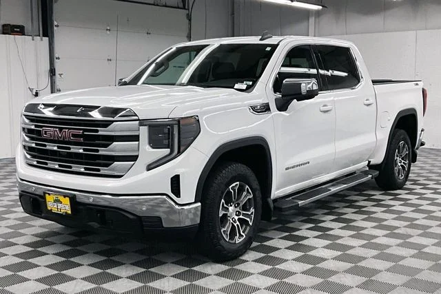Used 2024 Summit White GMC SLE image 12