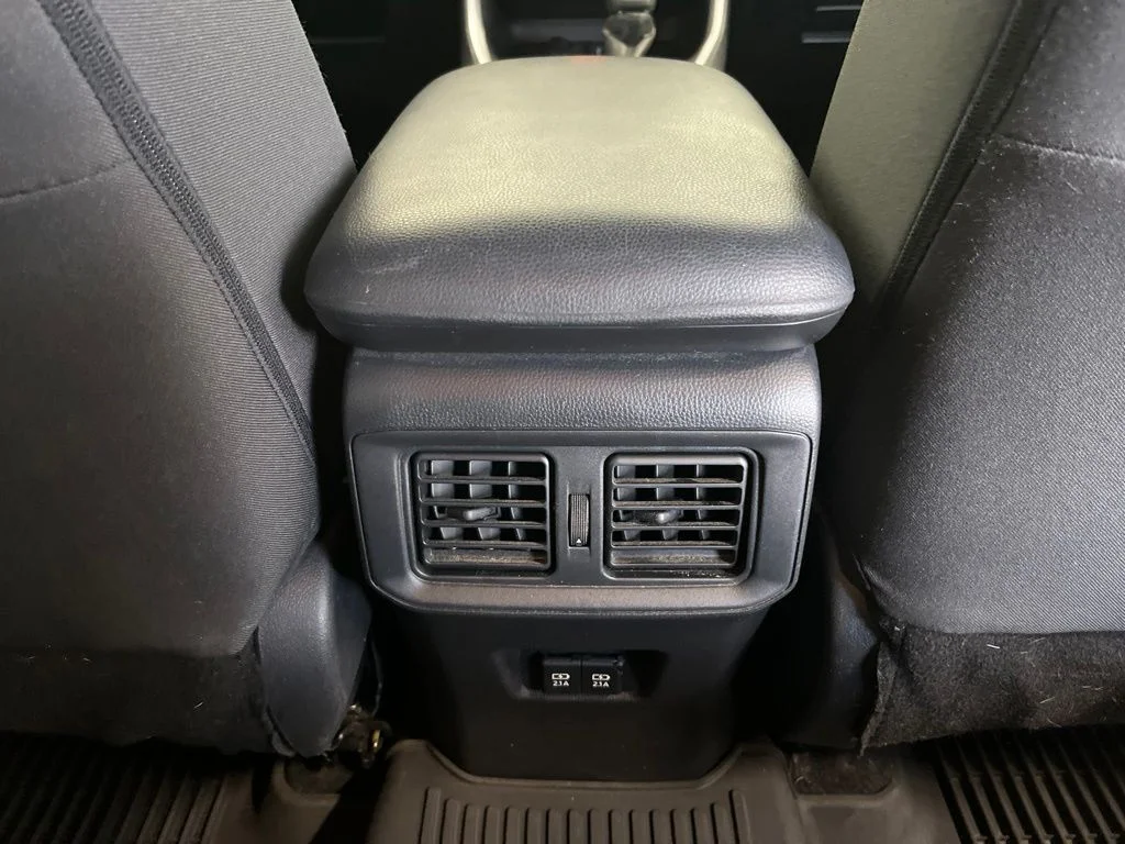 Used 2021  Toyota XLE image 25