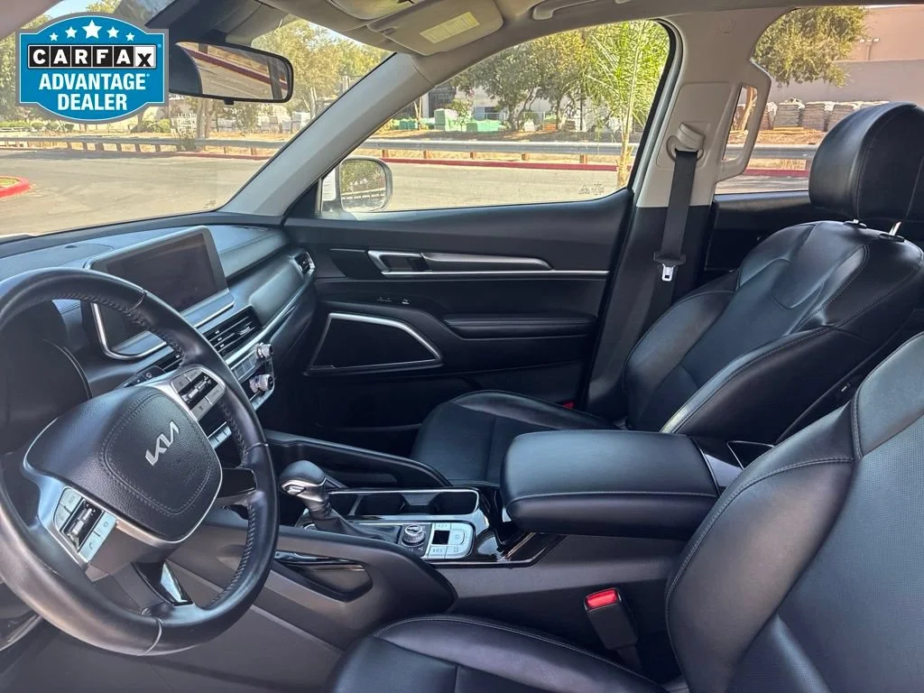 Used 2022 Glacial White P Kia LX image 15