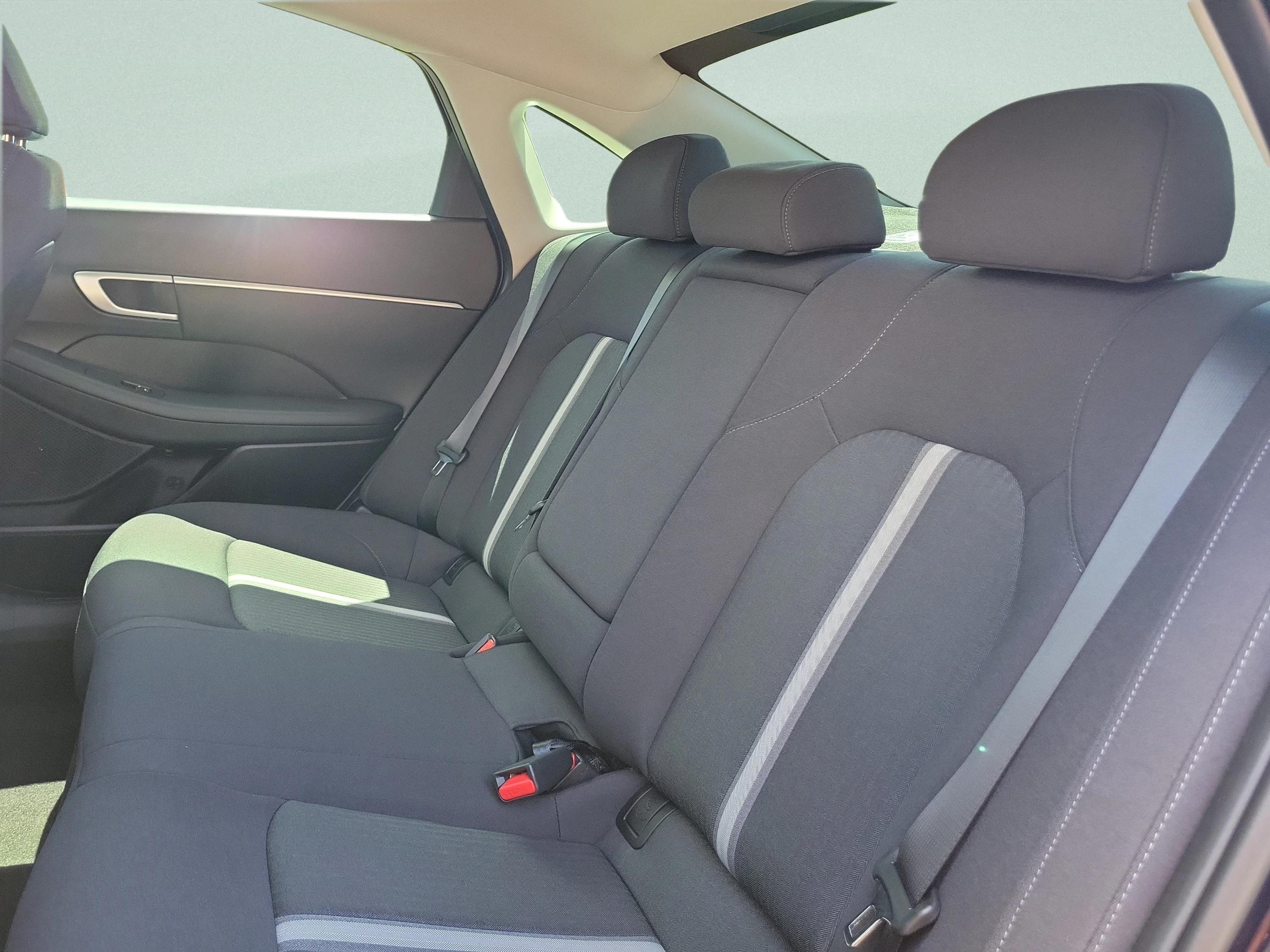 Used 2025 Carbon Blue Hyundai SEL image 14