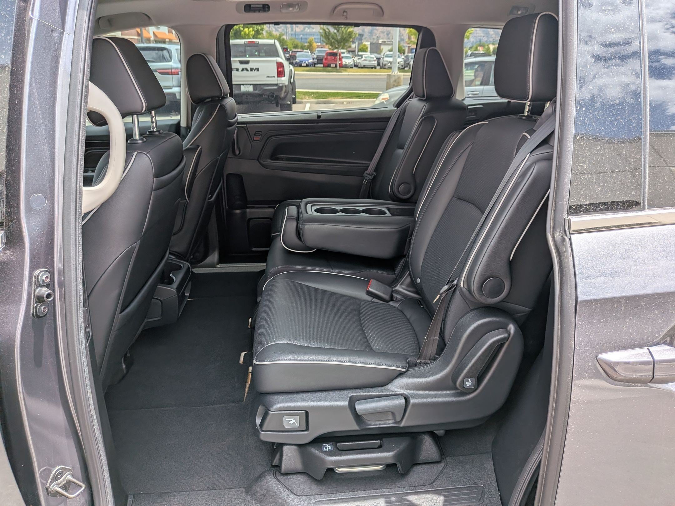 2025 Honda Odyssey Elite - Photo 32