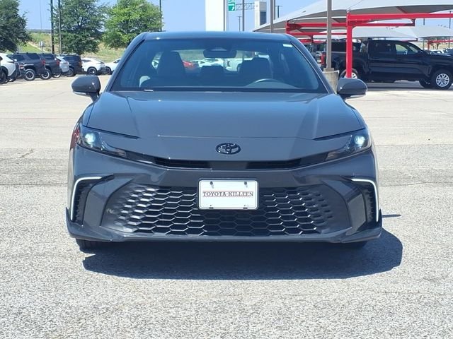 Used 2025  Toyota SE image 2