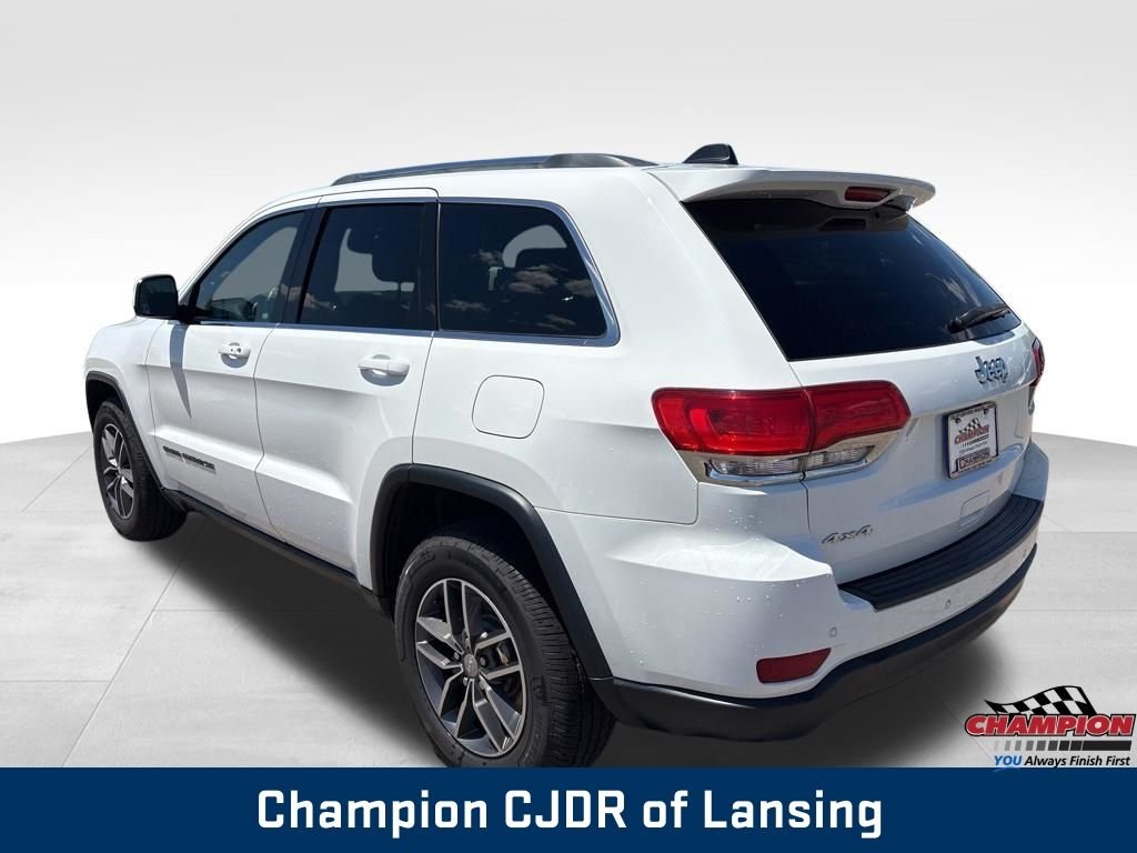 Used 2018 Bright White Clearcoat Jeep Laredo E image 5