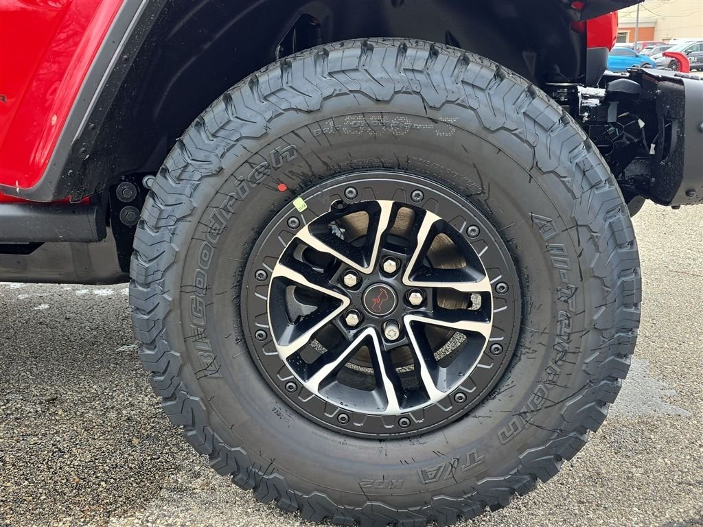 New 2026 Firecracker Red Clear-Coat Exterior Paint Jeep Rubicon X image 11
