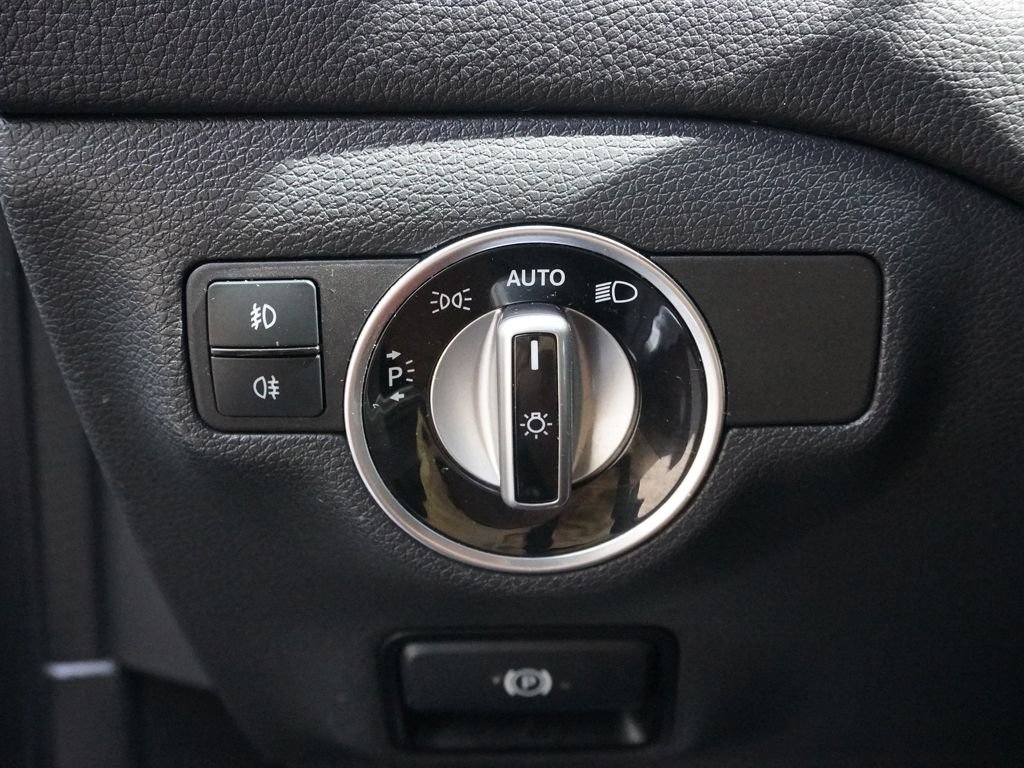 Used 2017 Gray Mercedes-Benz GLA 250 image 37