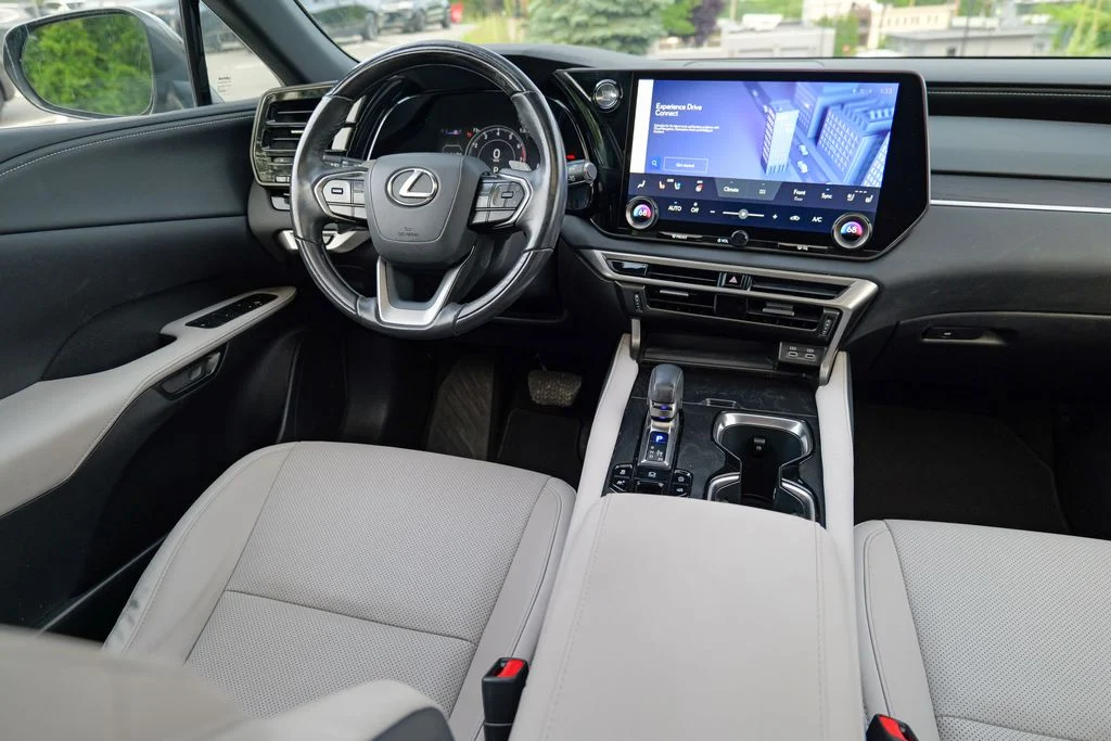 Used 2023 Green Pearl Lexus 350 Premium image 41