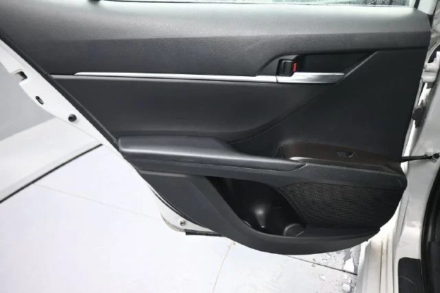 Used 2022 White Toyota SE image 18